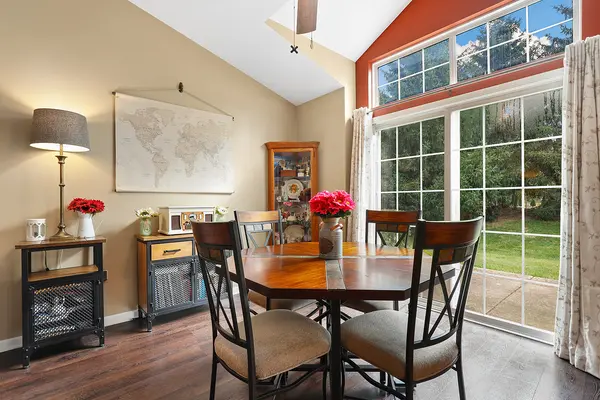2803 Rutland CIR #102, Naperville, IL 60564