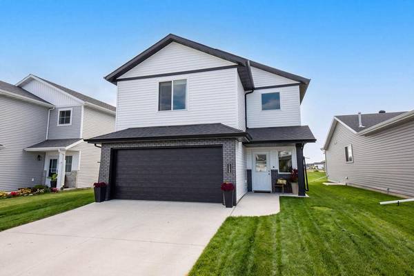 1235 Rachel DR W, West Fargo, ND 58078