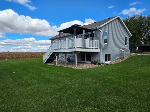 500 4TH AVE NE, Hayfield, MN 55940