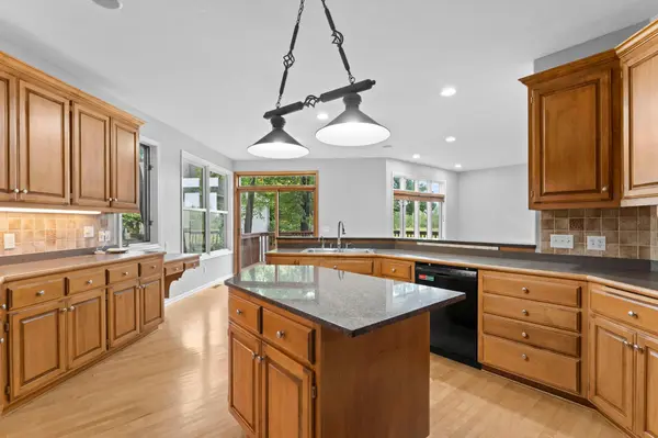 8915 Umbria PL N, Maple Grove, MN 55311