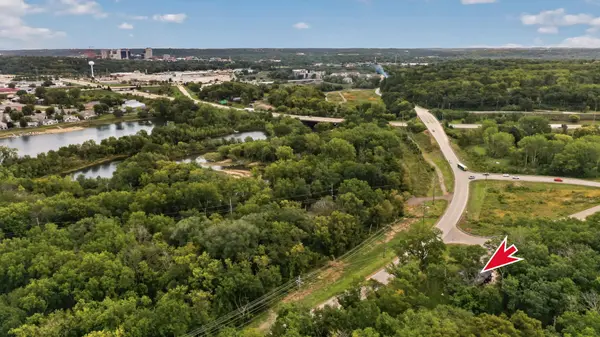 1810 Mayowood RD SW, Rochester, MN 55902
