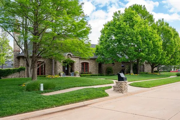 1225 Blue Wister CV, Edmond, OK 73013