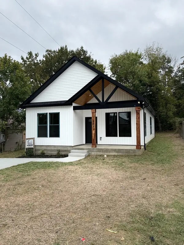 203 15th Ave #E, Springfield, TN 37172