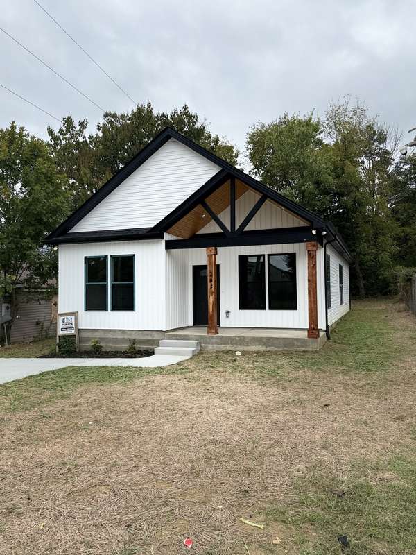 203 15th Ave #E, Springfield, TN 37172