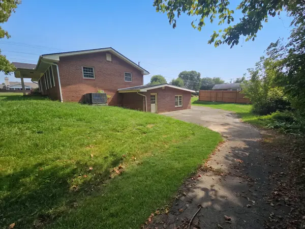 1001 Stanbery Cir, Greeneville, TN 37745