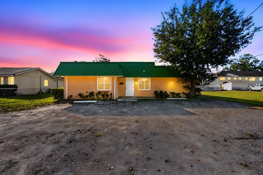 109 E ROBERTSON ST, Brandon, FL 33511