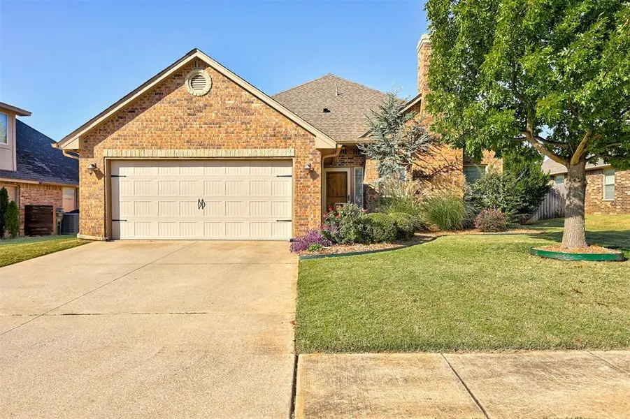 2101 Kendal CT, Edmond, OK 73003