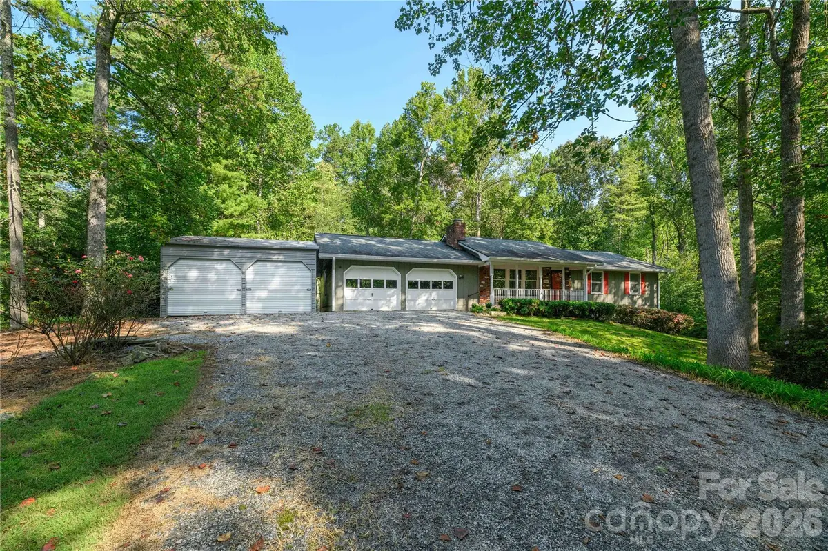 106 Turner LN, Hendersonville, NC 28791
