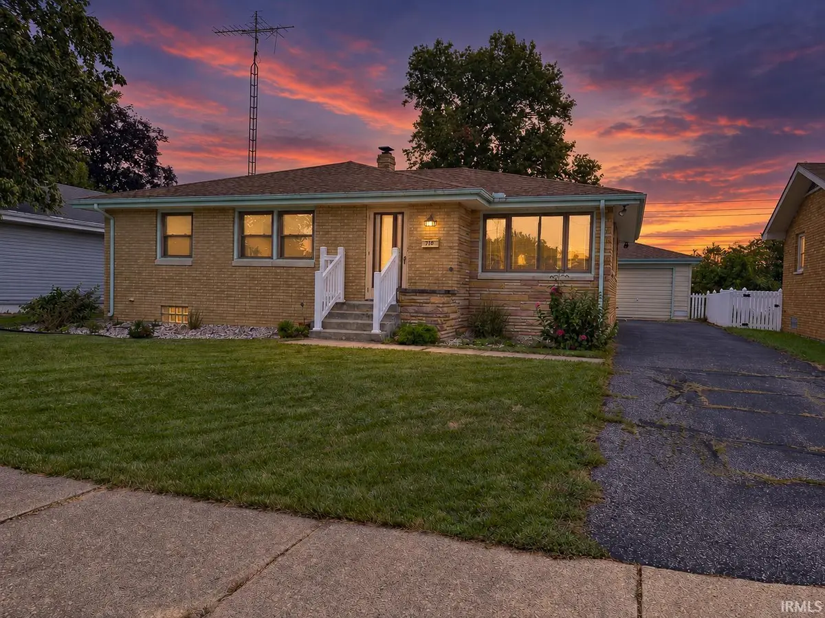 716 W 12th ST, Mishawaka, IN 46544