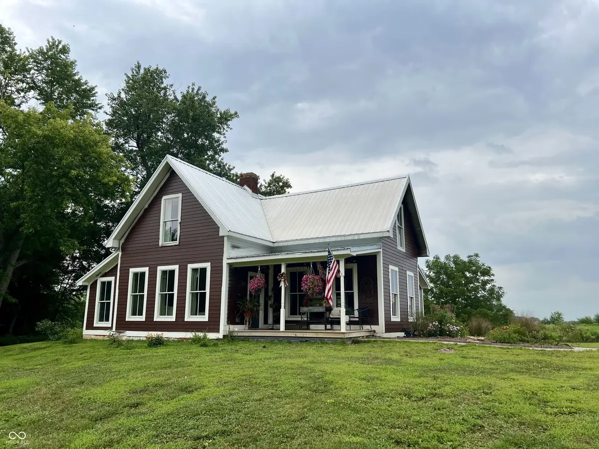 8122 N Hall School RD, Monrovia, IN 46157