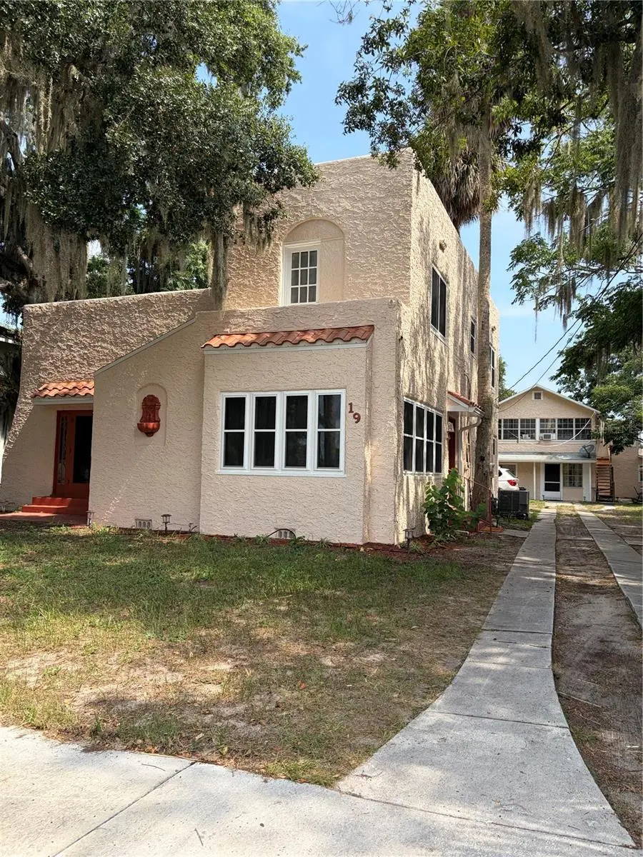 19 W PENDLETON AVE, Eustis, FL 32726