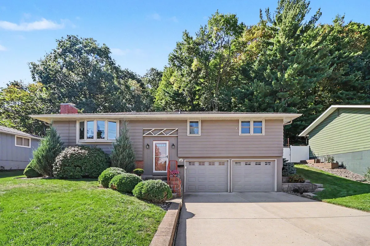 1680 Spruce DR, Red Wing, MN 55066