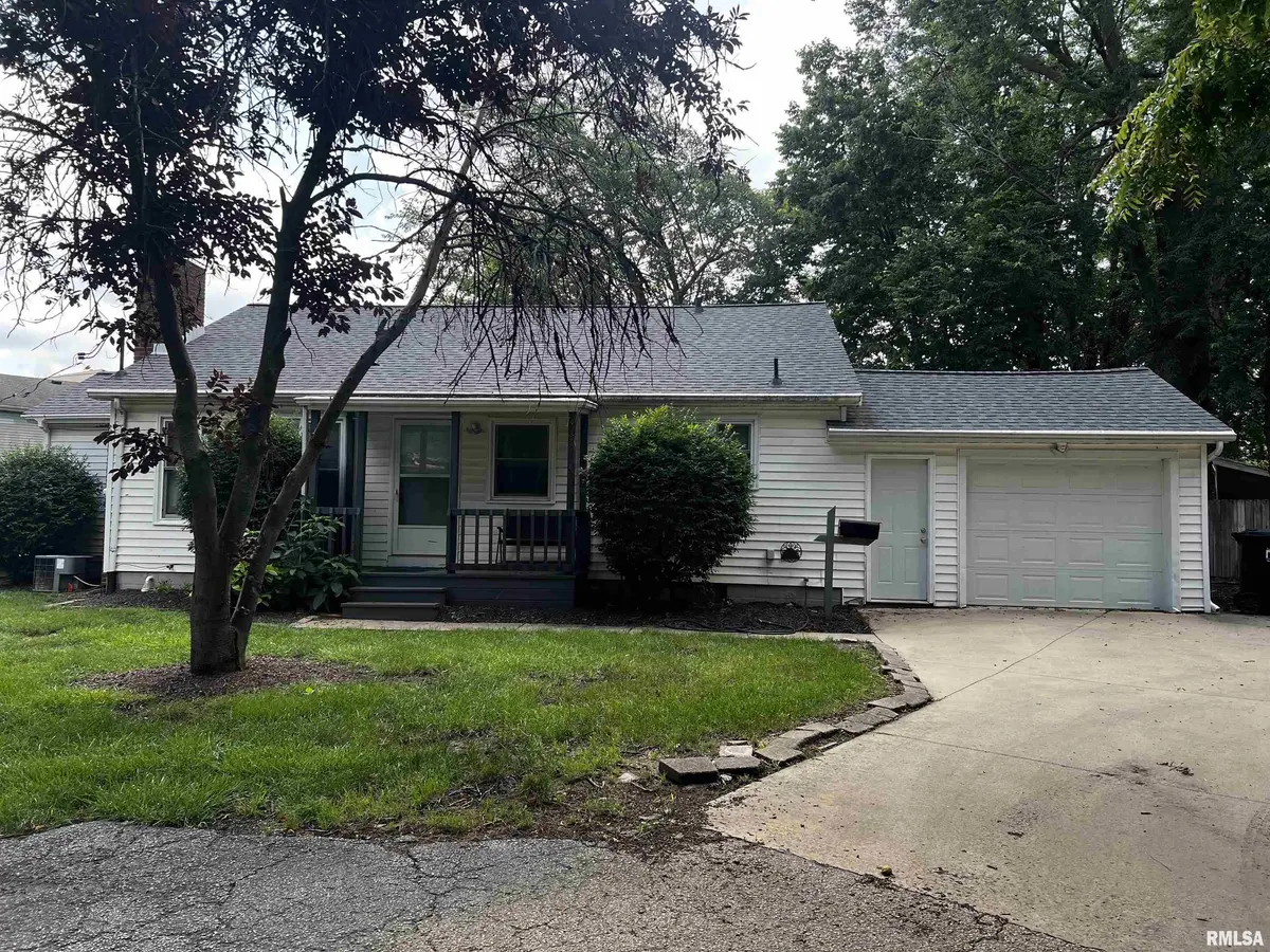 505 1/2 BOWLES DR, Normal, IL 61761