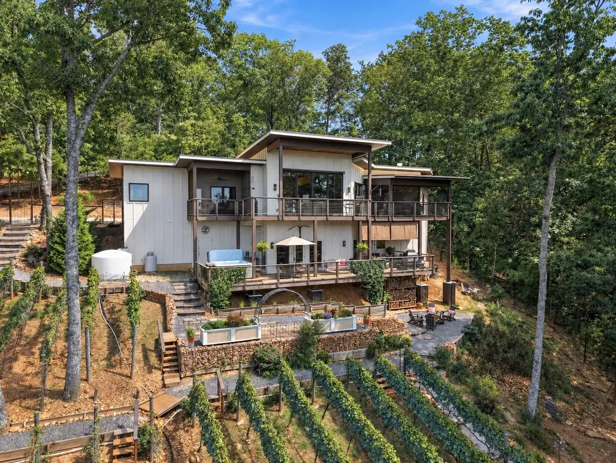 1133 Altamont RD, Greenville, SC 29609