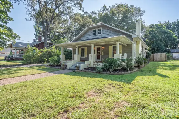 826 Davie AVE, Statesville, NC 28677
