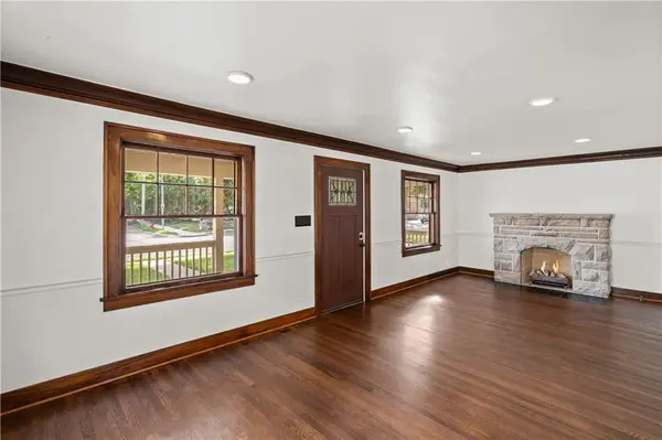 300 E. 75th ST, Kansas City, MO 64114