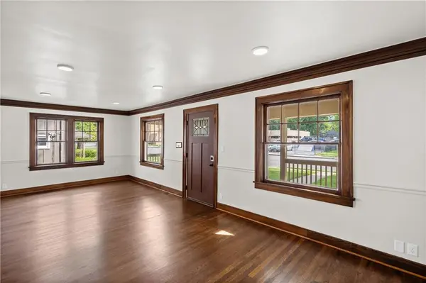 300 E. 75th ST, Kansas City, MO 64114