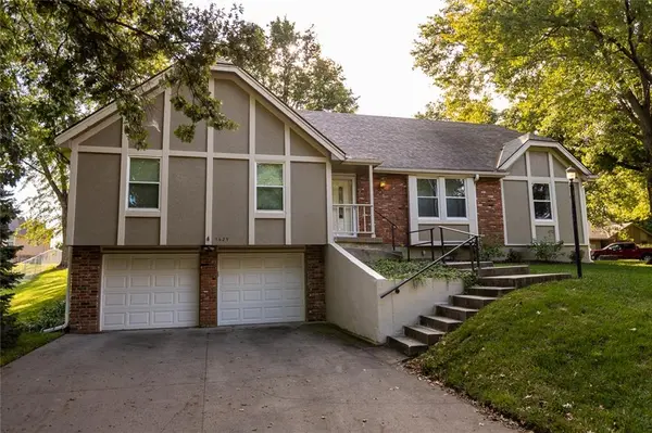 1629 97th ST, Kansas City, MO 64155