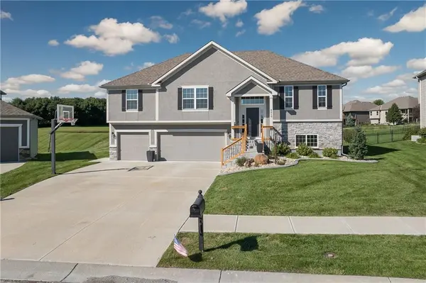 4210 Lake Crest CT, St Joseph, MO 64505