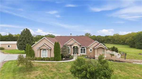 20809 S State Route J HWY, Peculiar, MO 64078