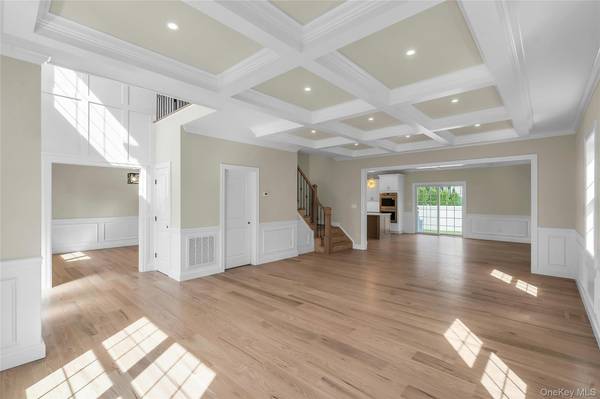 52 Linden AVE, Bethpage, NY 11714