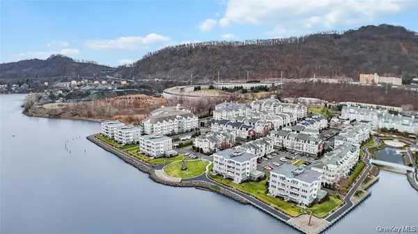 3 Harbor Pointe DR, Haverstraw, NY 10927