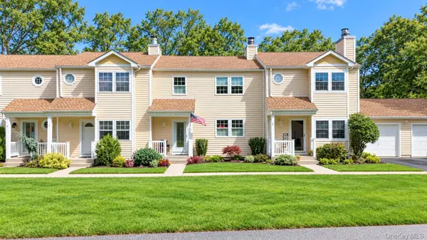 2 Adams Commons, Yaphank, NY 11980