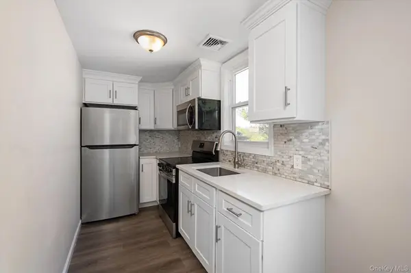 8 E 14th ST, Huntington Station, NY 11746