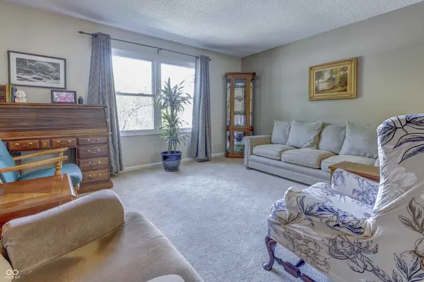 7611 Home DR, Fishers, IN 46038