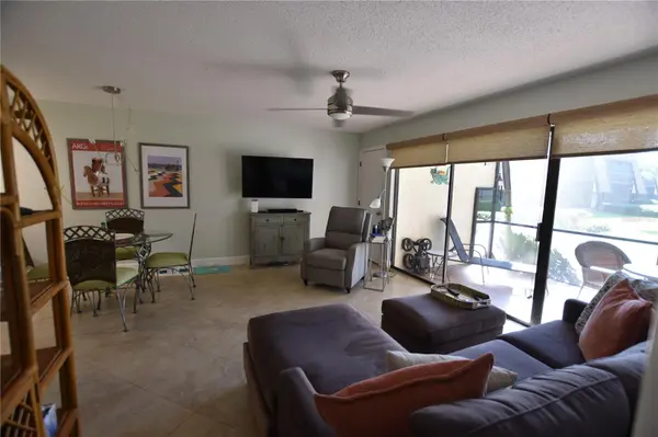 4610 RINGWOOD MEADOW #17, Sarasota, FL 34235