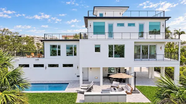 8800 MIDNIGHT PASS RD, Sarasota, FL 34242