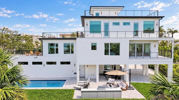 8800 MIDNIGHT PASS RD, Sarasota, FL 34242