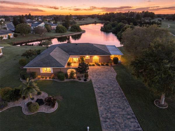 211 STONEHAM DR, Sun City Center, FL 33573
