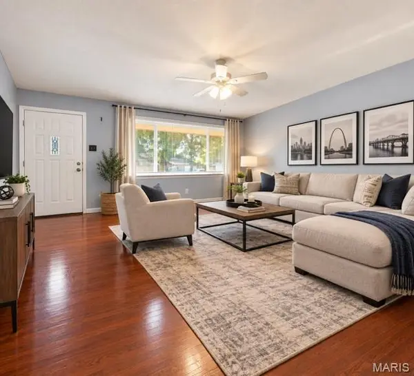 1925 Apple Blossom CT, Florissant, MO 63031