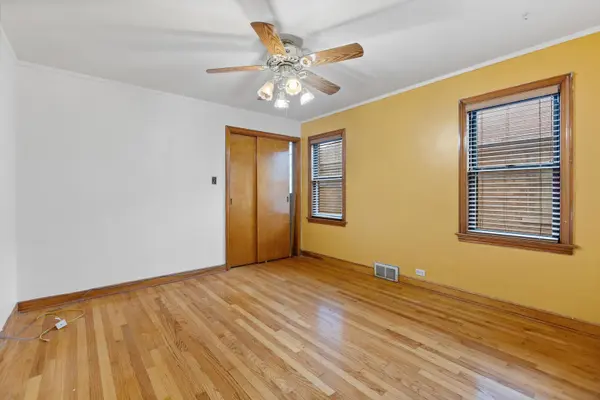 9055 S Luella AVE, Chicago, IL 60617