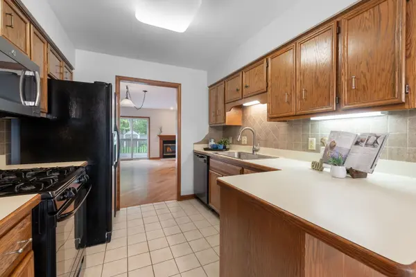 214 S Harrison ST, Geneva, IL 60134