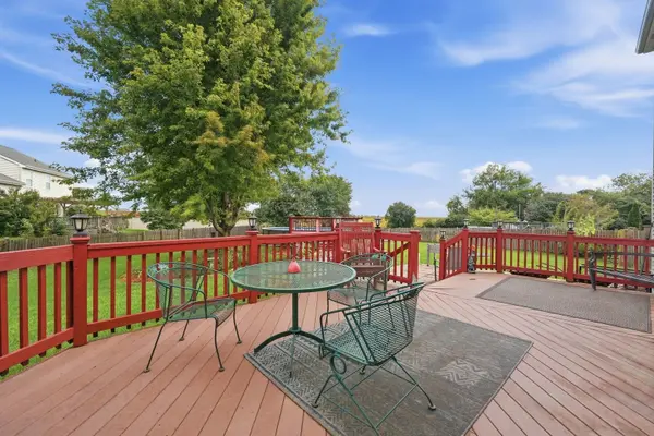 20400 Essex CT, Crest Hill, IL 60403