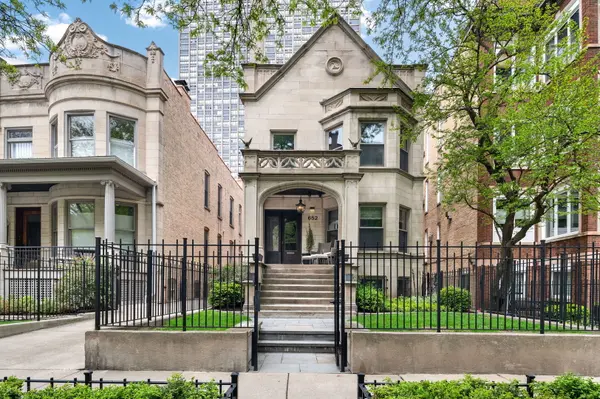 652 W Sheridan RD, Chicago, IL 60613
