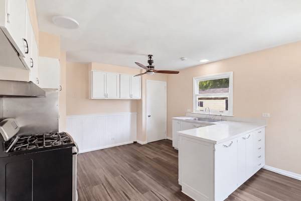 2132 Linden AVE, Waukegan, IL 60087