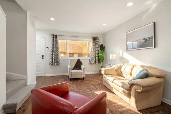 1512 W DIVERSEY Pkwy #A, Chicago, IL 60614