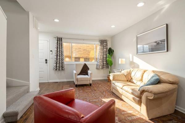 1512 W DIVERSEY Pkwy #A, Chicago, IL 60614