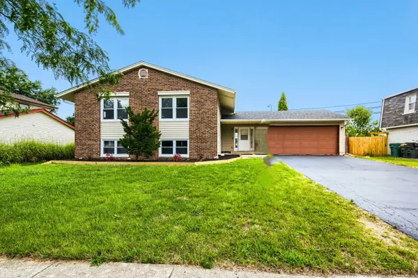 1465 William Clifford LN, Elk Grove Village, IL 60007