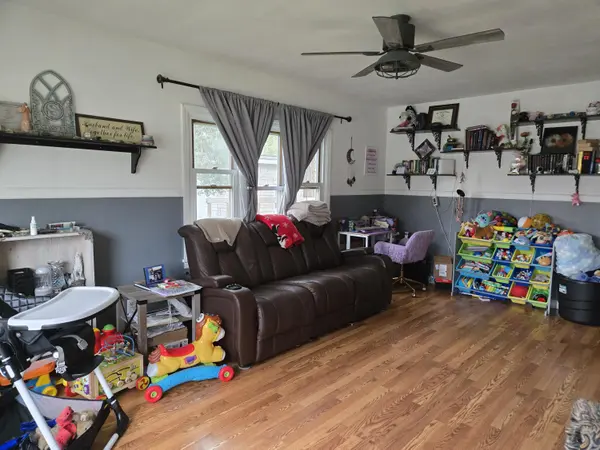 145 N Wood ST, Griffith, IN 46319