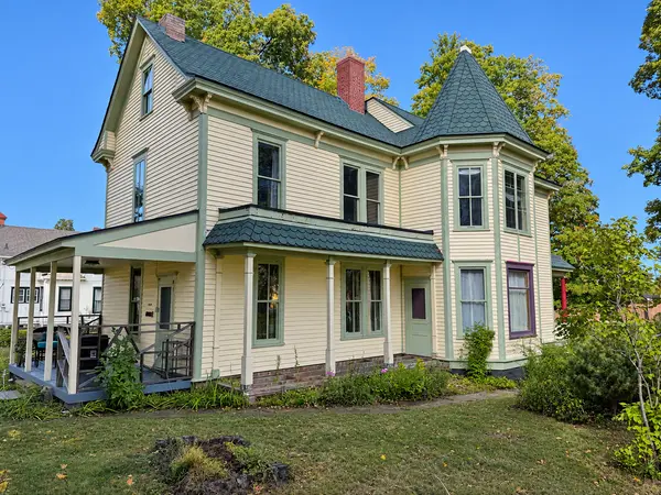1545 2nd AVE, Cumberland, WI 54829