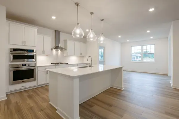 5180 Long Pointe Bay, Woodbury, MN 55129