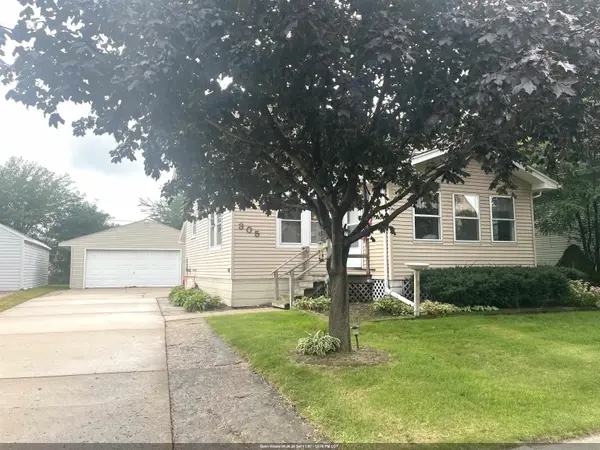 305 VICTORIA ST, Green Bay, WI 54302-2817
