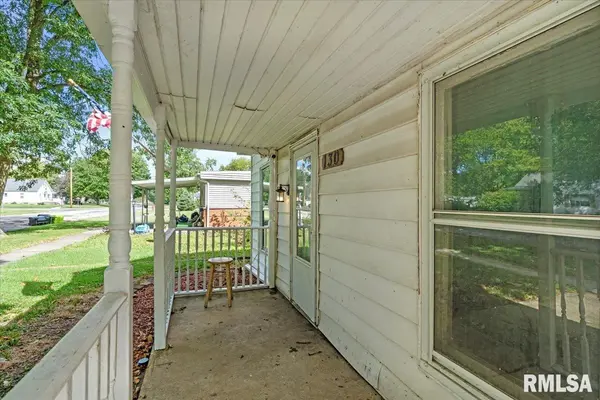 130 6TH ST, Illiopolis, IL 62539