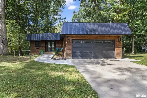28 Dean Park DR, Springfield, IL 62707