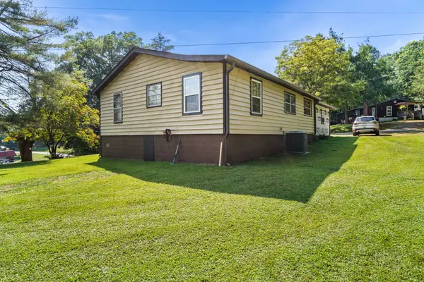 44 Little Wolf Creek Rd, Murphy, NC 28906