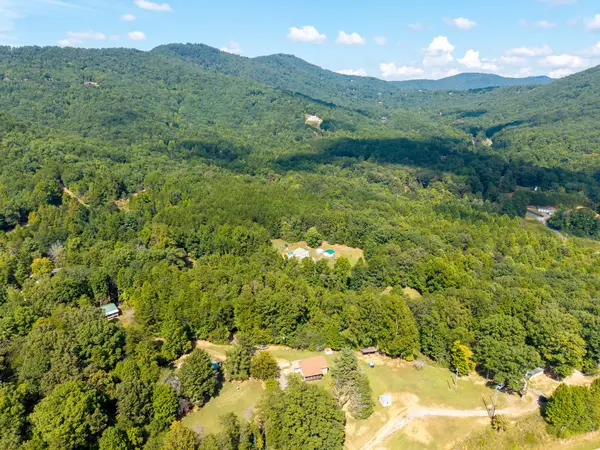 44 Little Wolf Creek Rd, Murphy, NC 28906